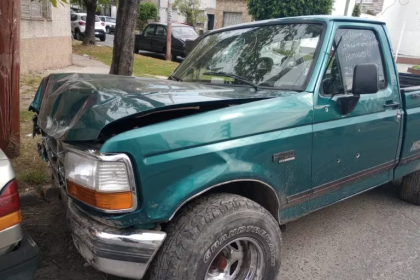Crimen del mecánico en Lanús: camioneta chocada de Enzo Capis